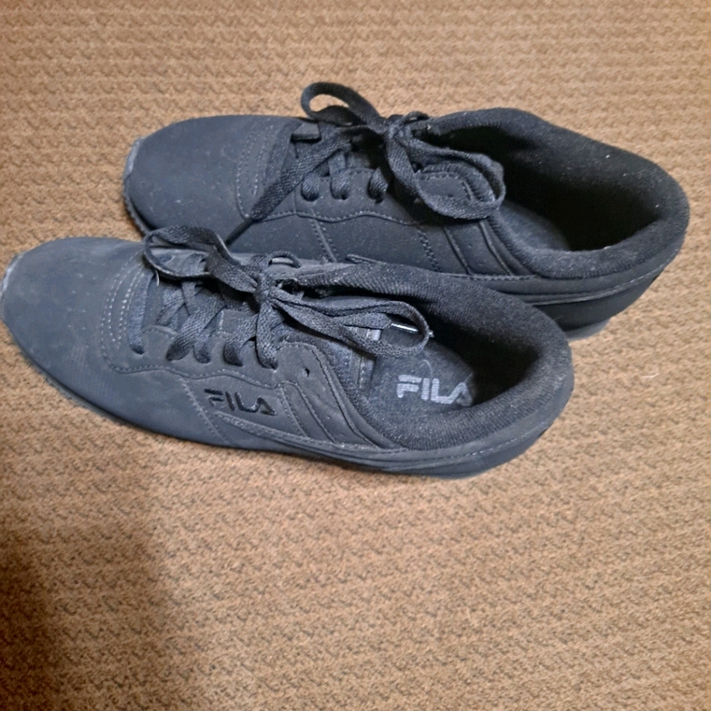 Nwot Fila sneakers